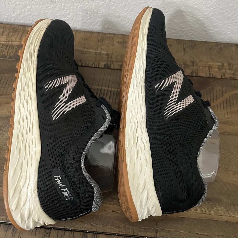 New Balance Fresh Foam Women Sneakers Size 8.5 Black - Picture 3 of 9